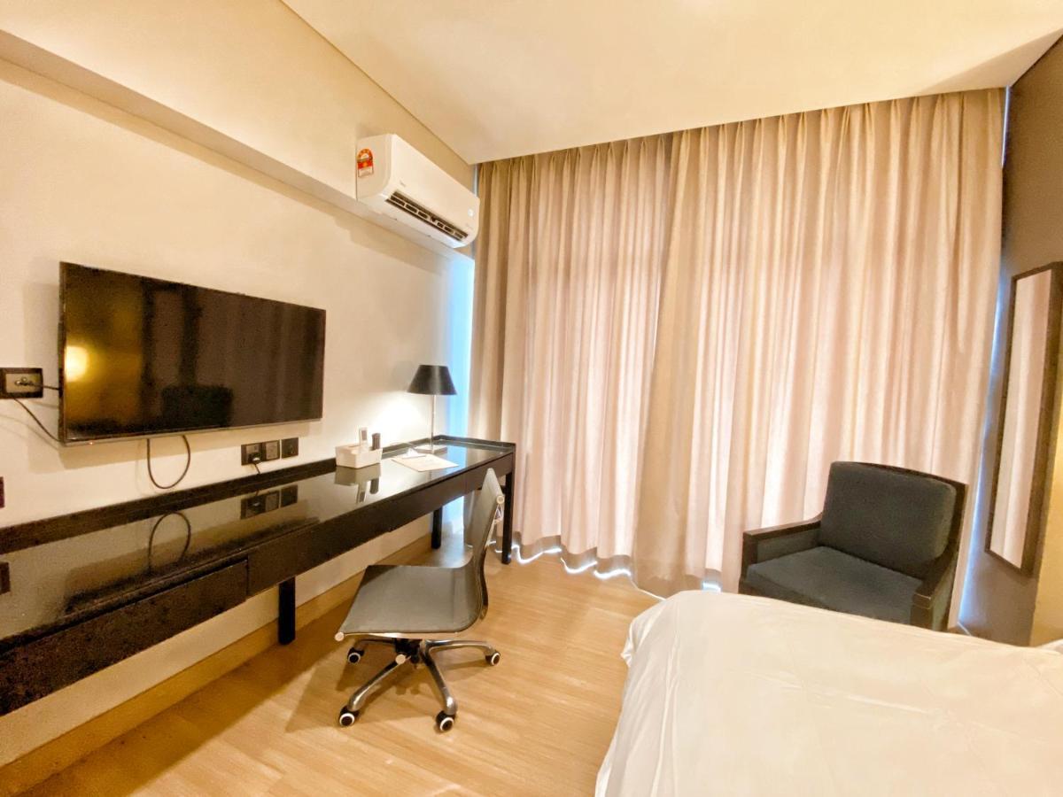 Straits Suite By C Homestay Malacca Extérieur photo