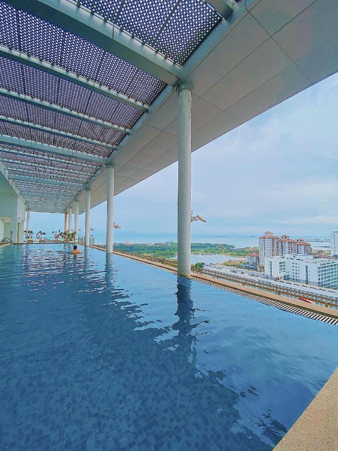 Straits Suite By C Homestay Malacca Extérieur photo