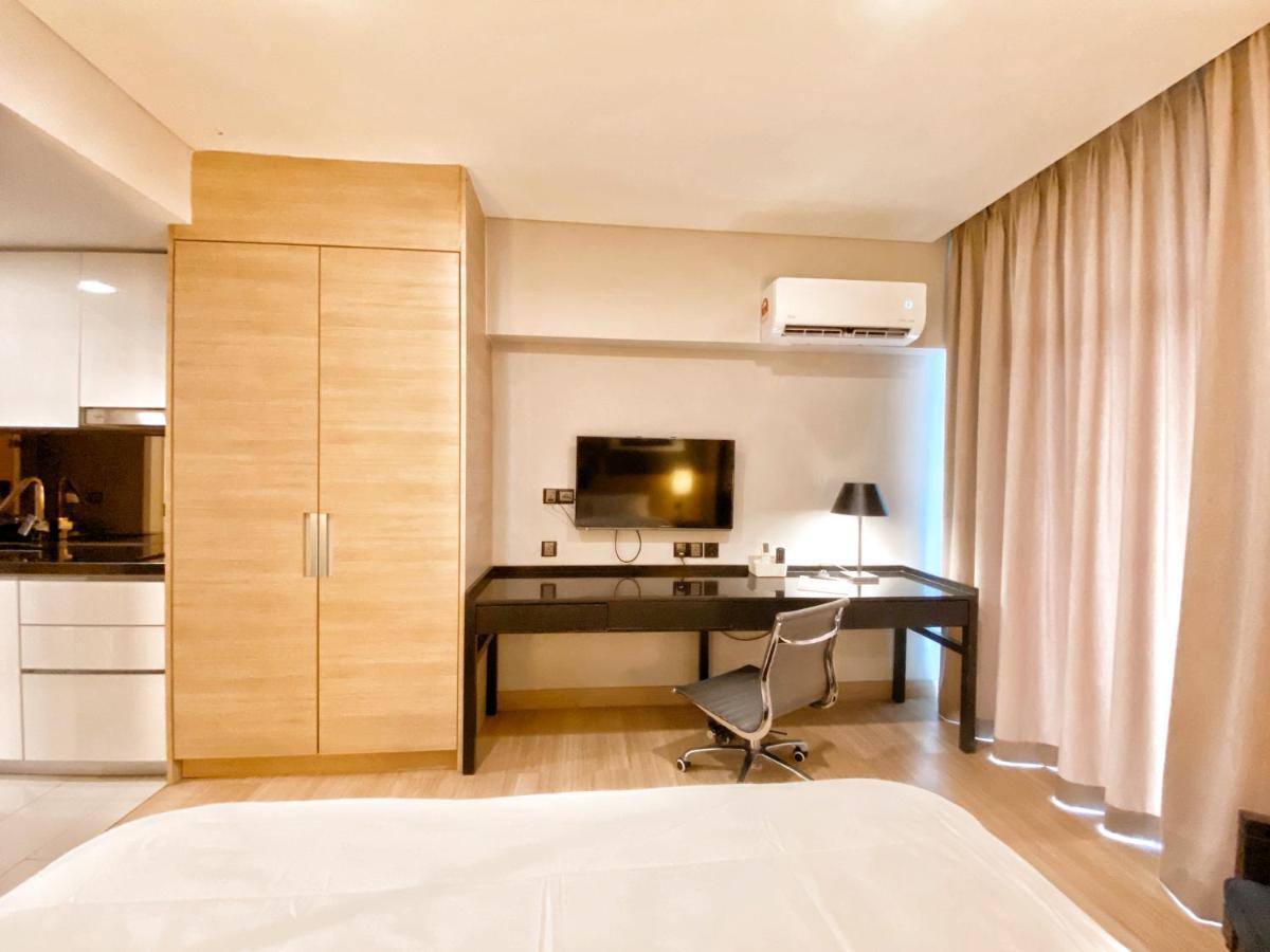 Straits Suite By C Homestay Malacca Extérieur photo