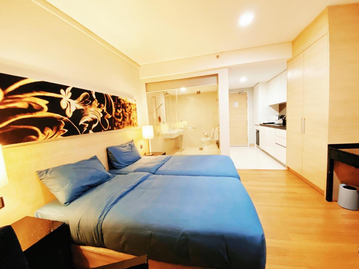 Straits Suite By C Homestay Malacca Extérieur photo