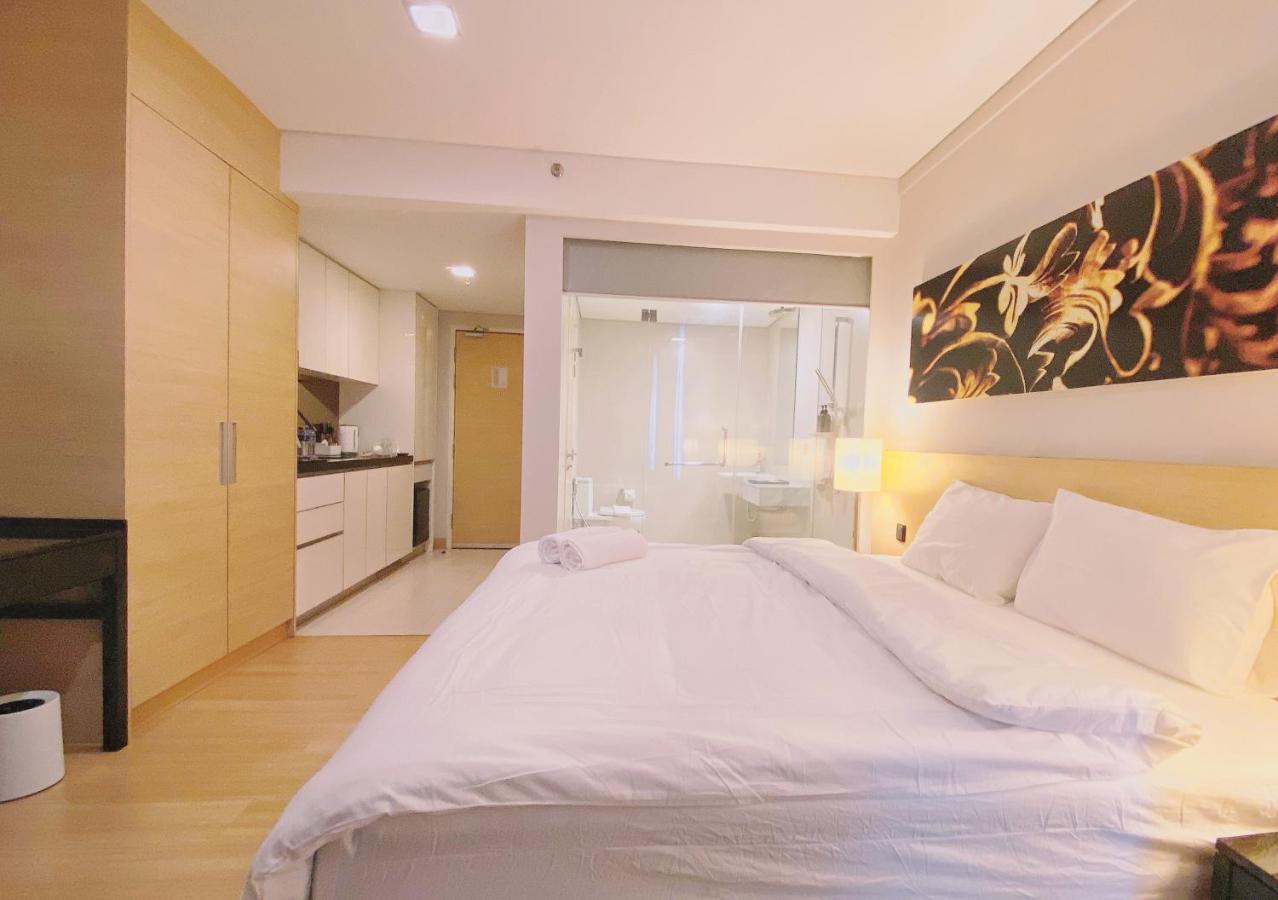 Straits Suite By C Homestay Malacca Extérieur photo