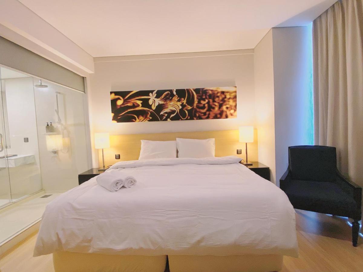 Straits Suite By C Homestay Malacca Extérieur photo