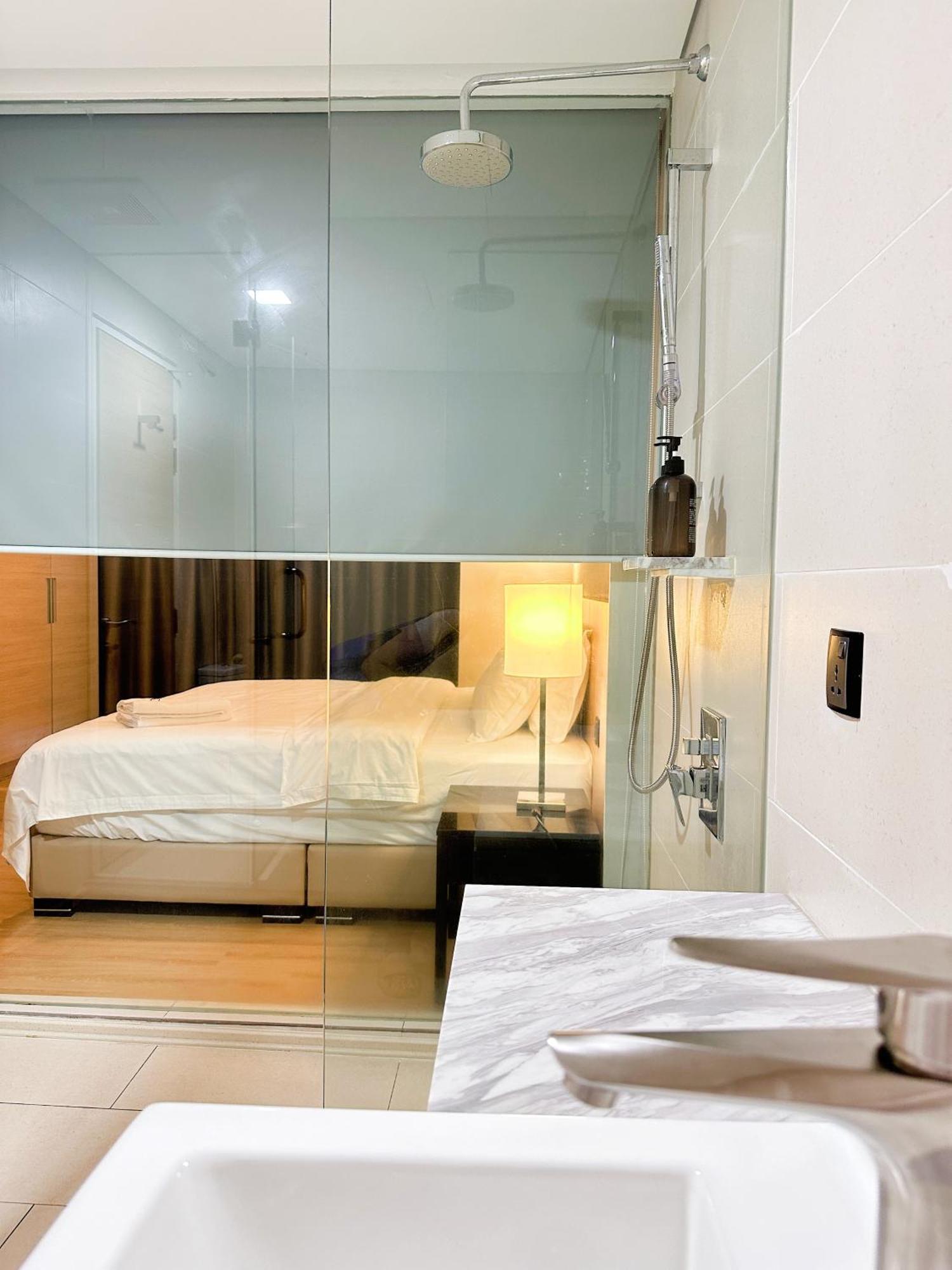 Straits Suite By C Homestay Malacca Extérieur photo