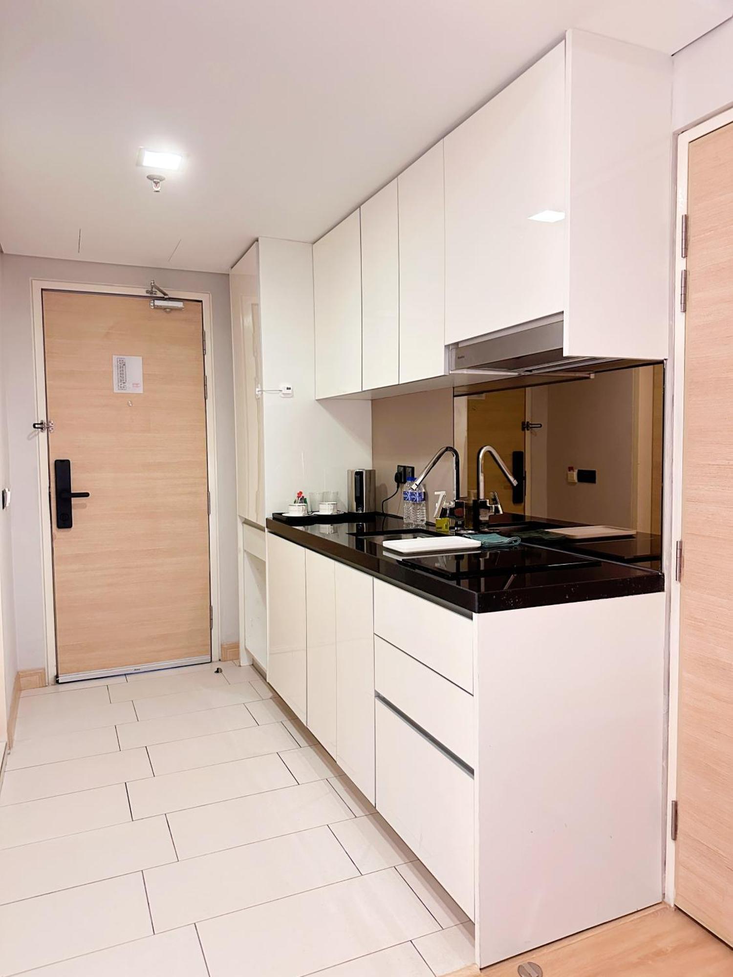 Straits Suite By C Homestay Malacca Extérieur photo